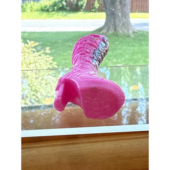Monster High Doll G3 Skulltimate Secrets 4 Monster Mysteries Draculaura Boot (1) - Picture 5 of 5